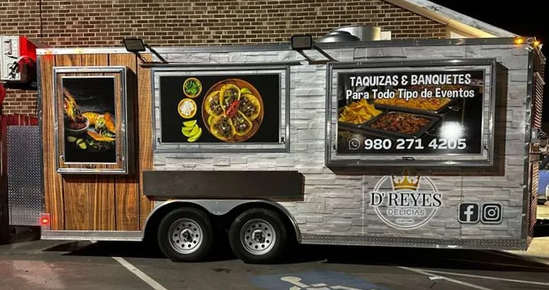 Food truck D'Reyes Delicias serving taquiza in Monroe, North Carolina.